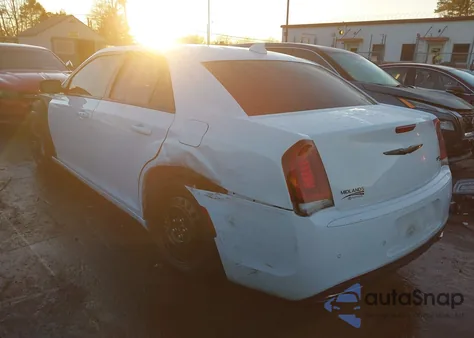 2021 Chrysler 300 300S z USA, uszkodzony, nr VIN 2C3CCABG6MH589081